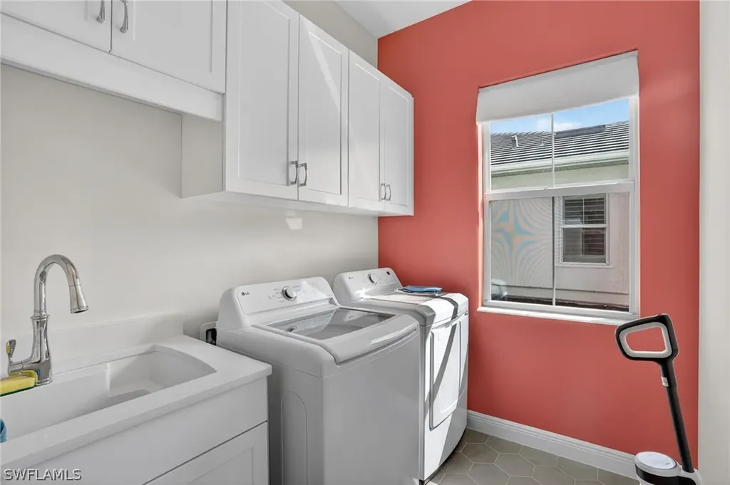 9195 Cayman Drive Naples FL 34114