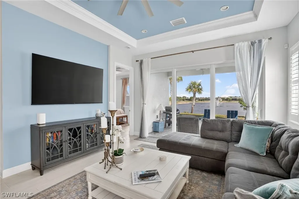 9195 Cayman Drive Naples FL 34114