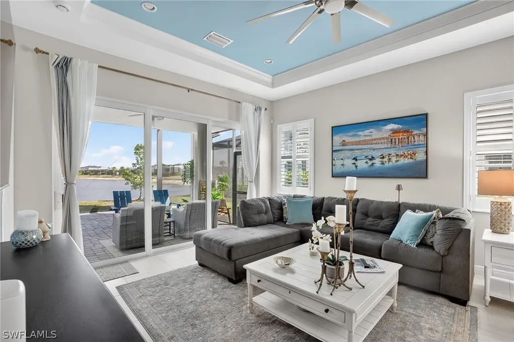9195 Cayman Drive Naples FL 34114