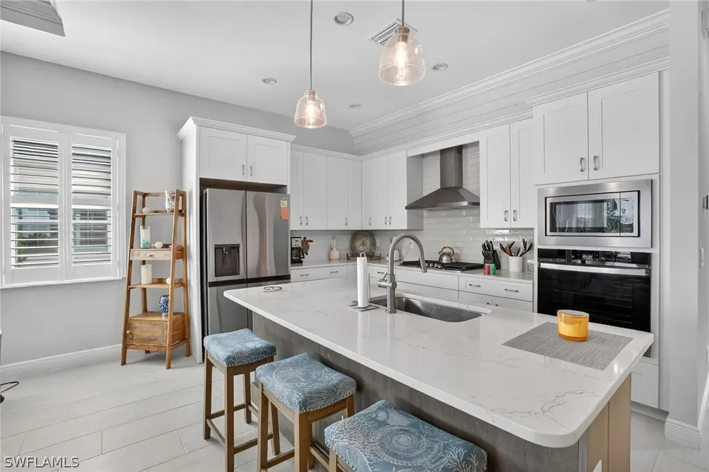 9195 Cayman Drive Naples FL 34114