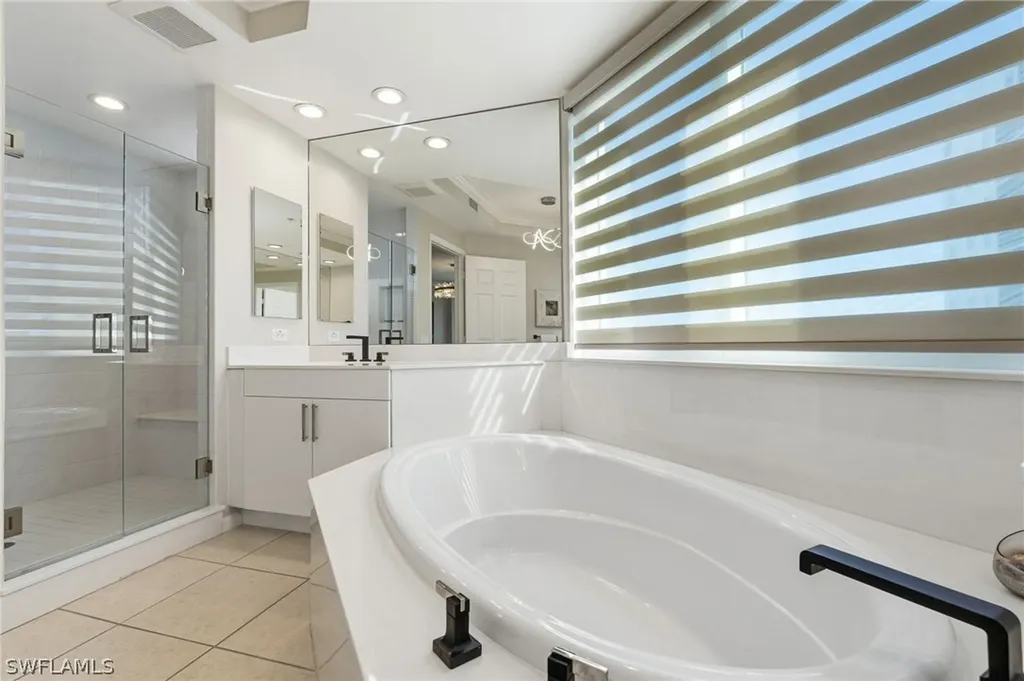 445 Cove Tower Drive Naples FL 34110