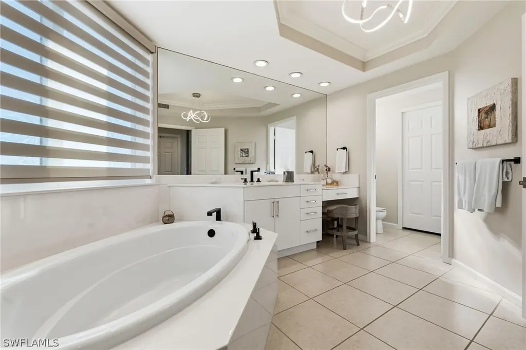 445 Cove Tower Drive Naples FL 34110