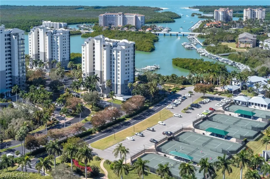 445 Cove Tower Drive Naples FL 34110