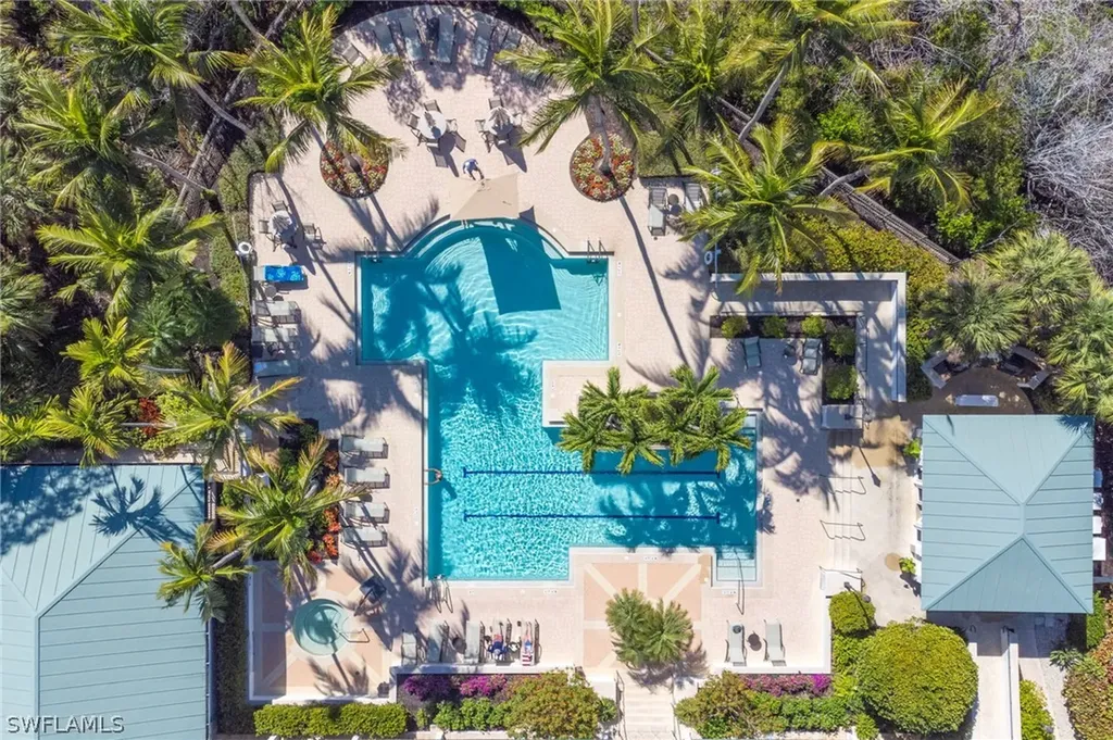 445 Cove Tower Drive Naples FL 34110
