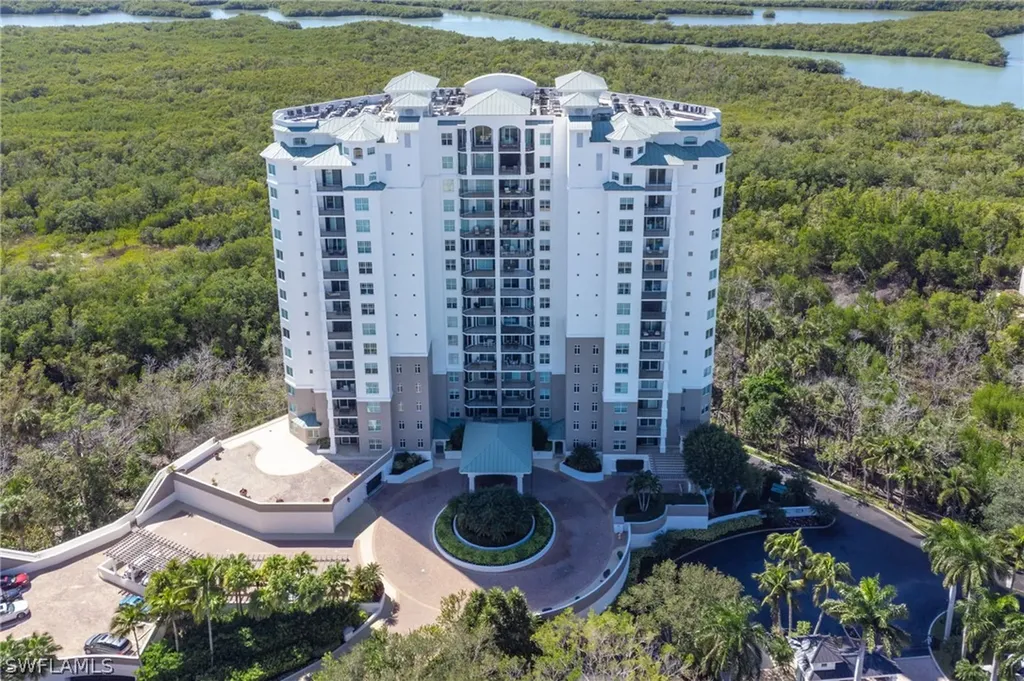 445 Cove Tower Drive Naples FL 34110