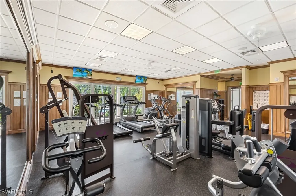445 Cove Tower Drive Naples FL 34110