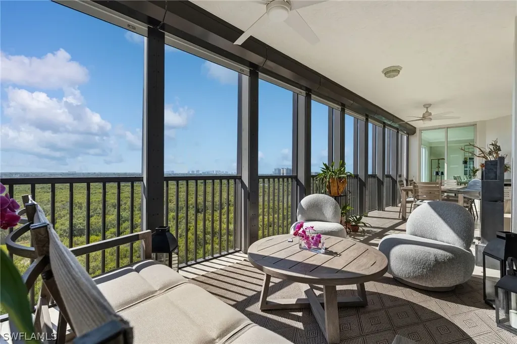445 Cove Tower Drive Naples FL 34110