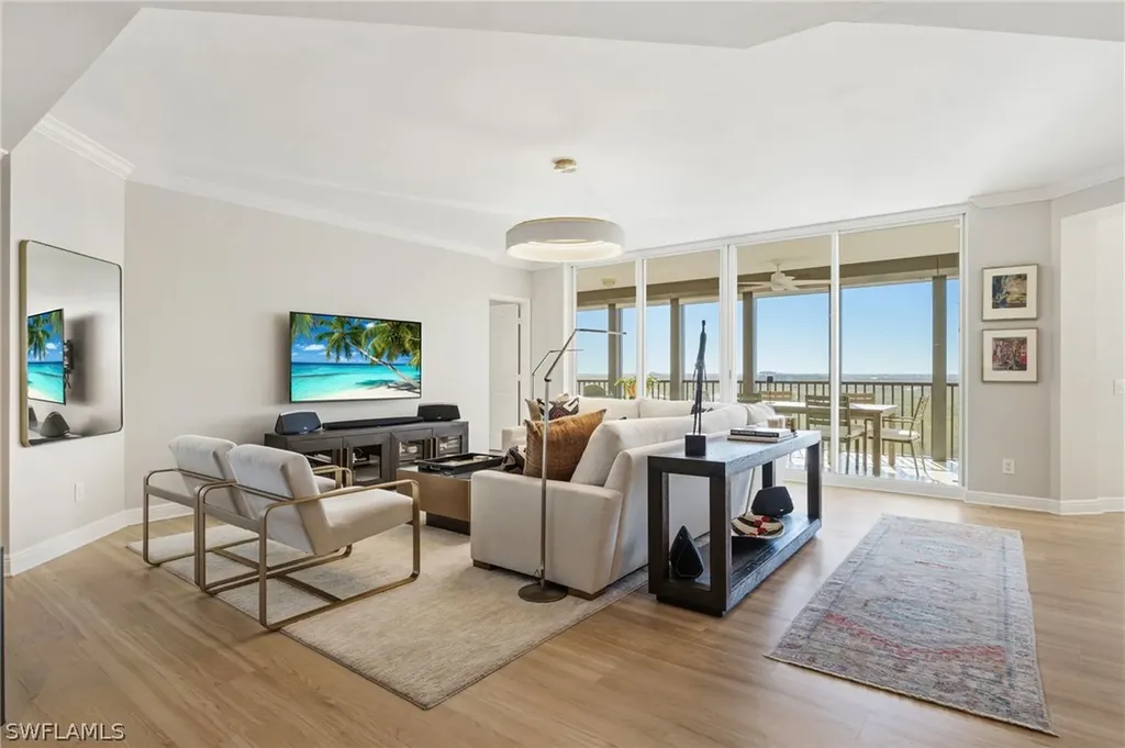 445 Cove Tower Drive Naples FL 34110