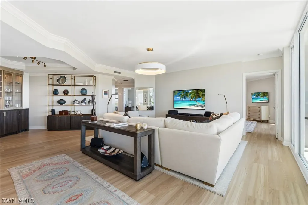 445 Cove Tower Drive Naples FL 34110