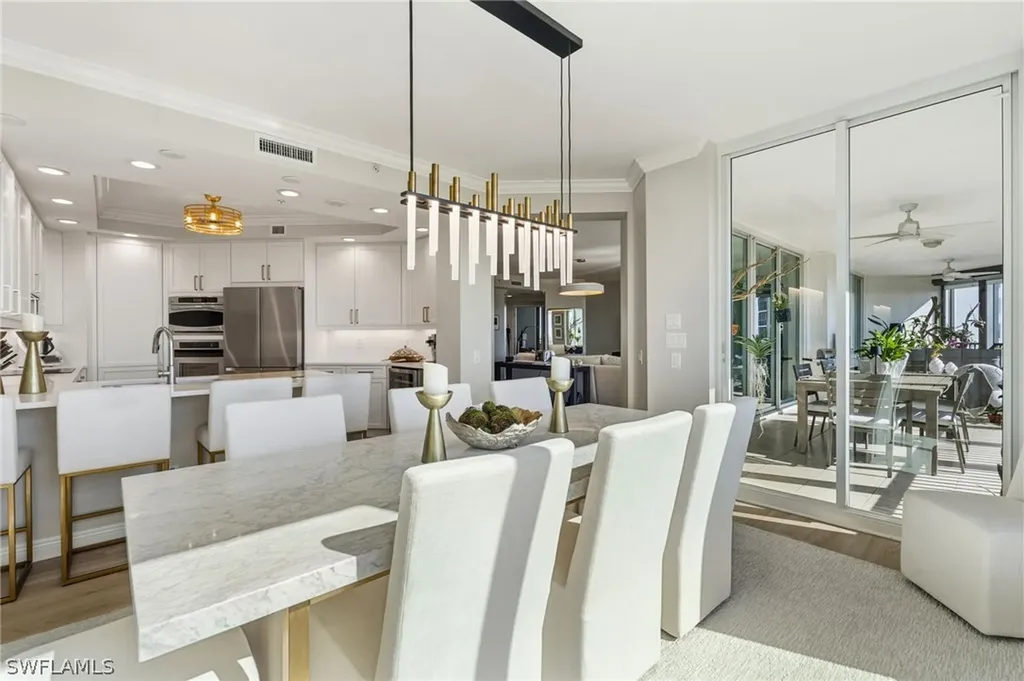445 Cove Tower Drive Naples FL 34110