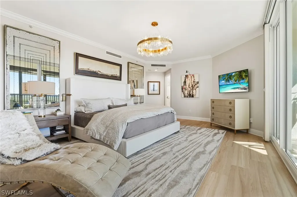 445 Cove Tower Drive Naples FL 34110