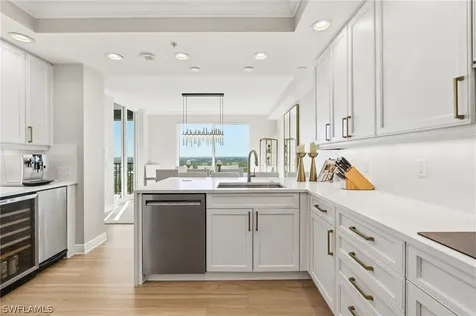 445 Cove Tower Drive Naples FL 34110