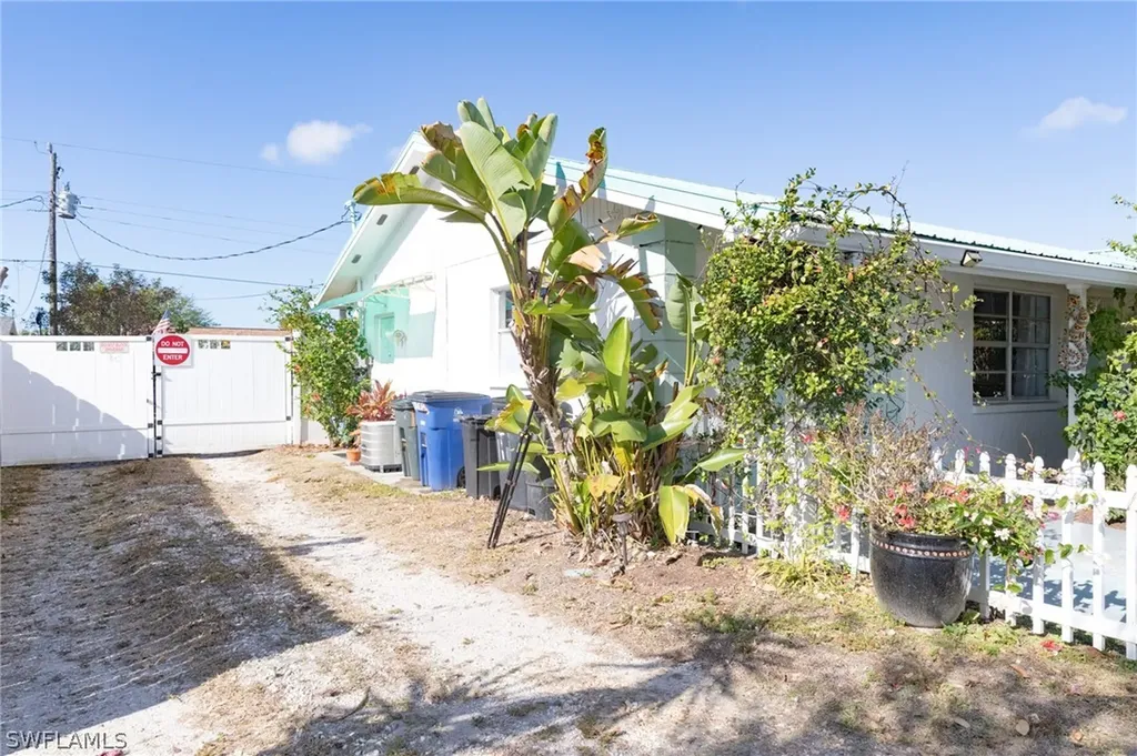 18568 Flamingo Road Fort Myers FL 33967