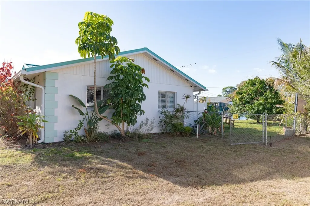 18568 Flamingo Road Fort Myers FL 33967