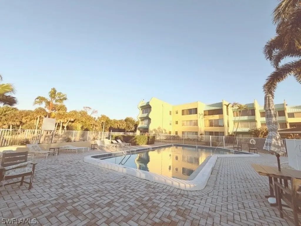 925 Palm View Drive Naples FL 34110