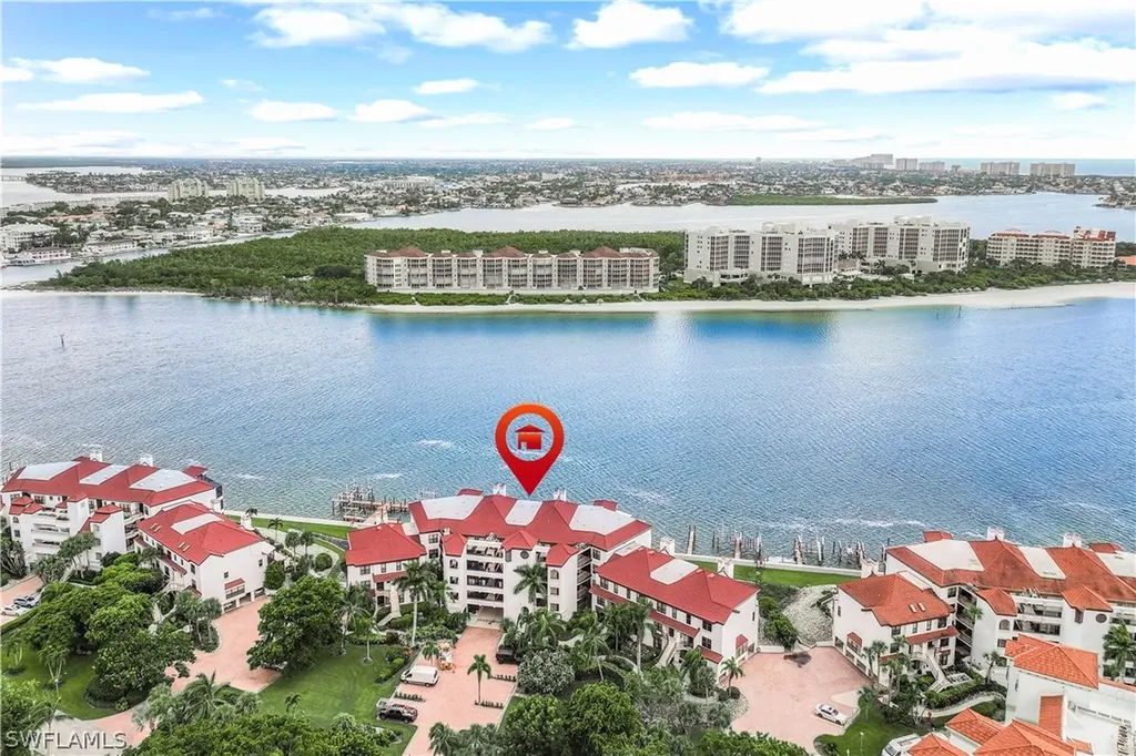 410 La Peninsula Boulevard Naples FL 34113