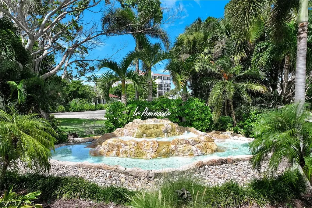 410 La Peninsula Boulevard Naples FL 34113