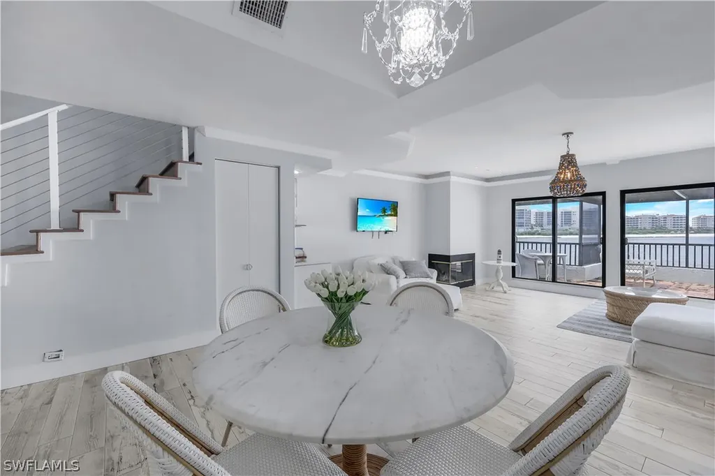 410 La Peninsula Boulevard Naples FL 34113