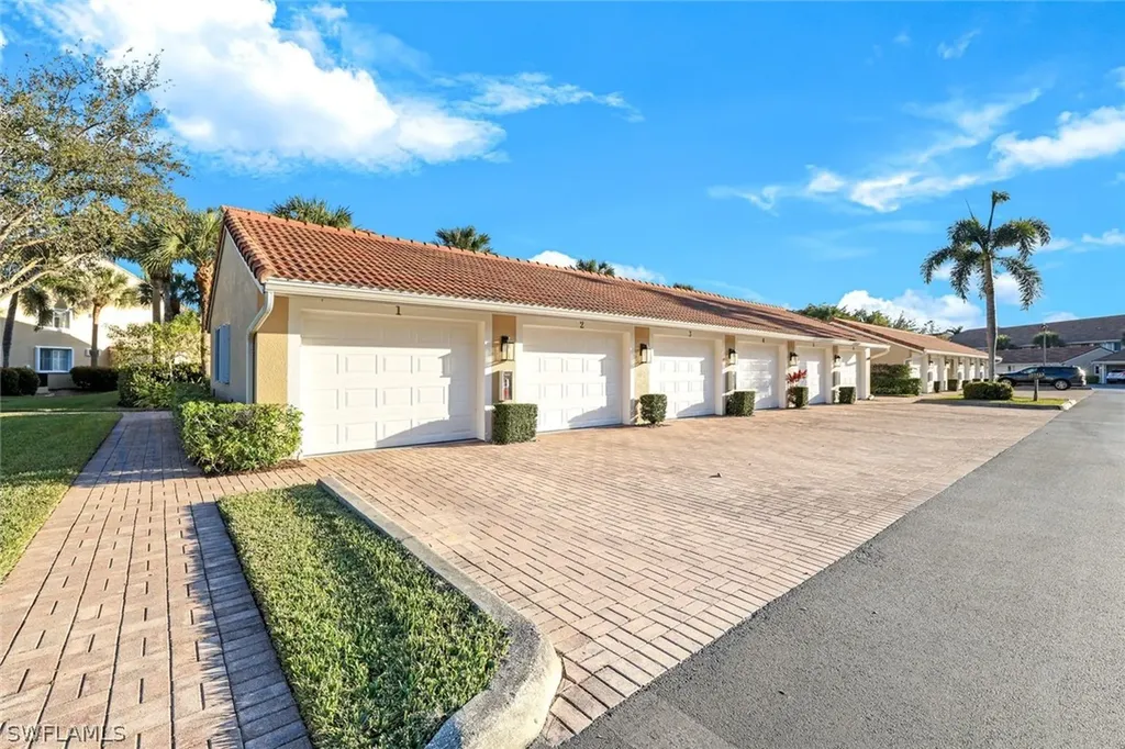 2347 Hidden Lake Court Naples FL 34112
