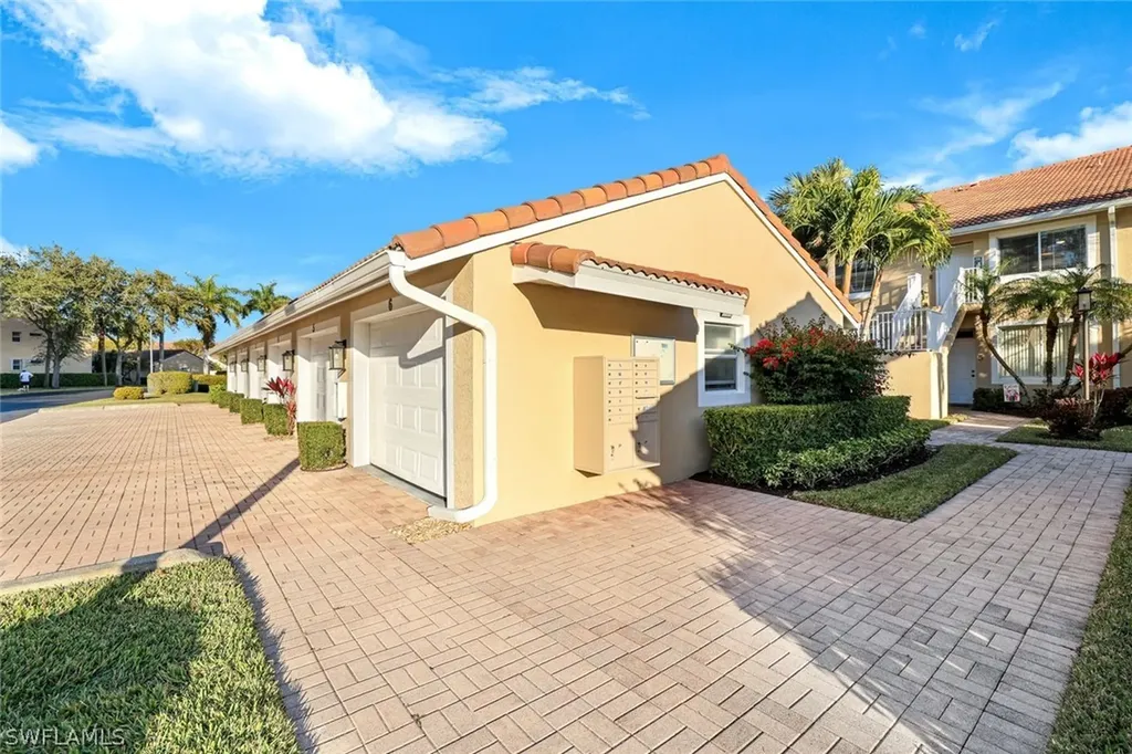 2347 Hidden Lake Court Naples FL 34112