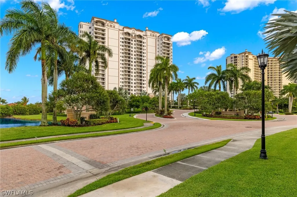 1060 Borghese Lane Naples FL 34114