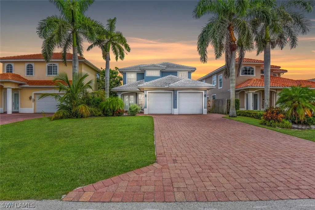 590 110th Avenue N Naples FL 34108