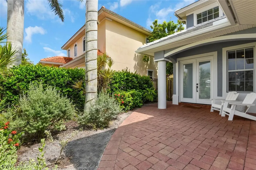 590 110th Avenue N Naples FL 34108