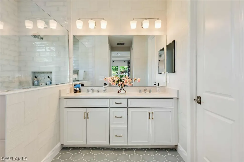 17807 Saddlebunch Key Fort Myers FL 33908