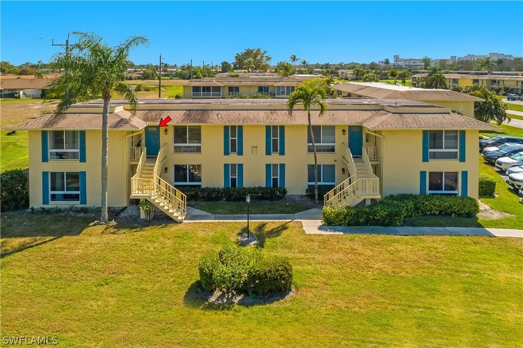 Naples FL, 100 Glades Boulevard, Unit 4