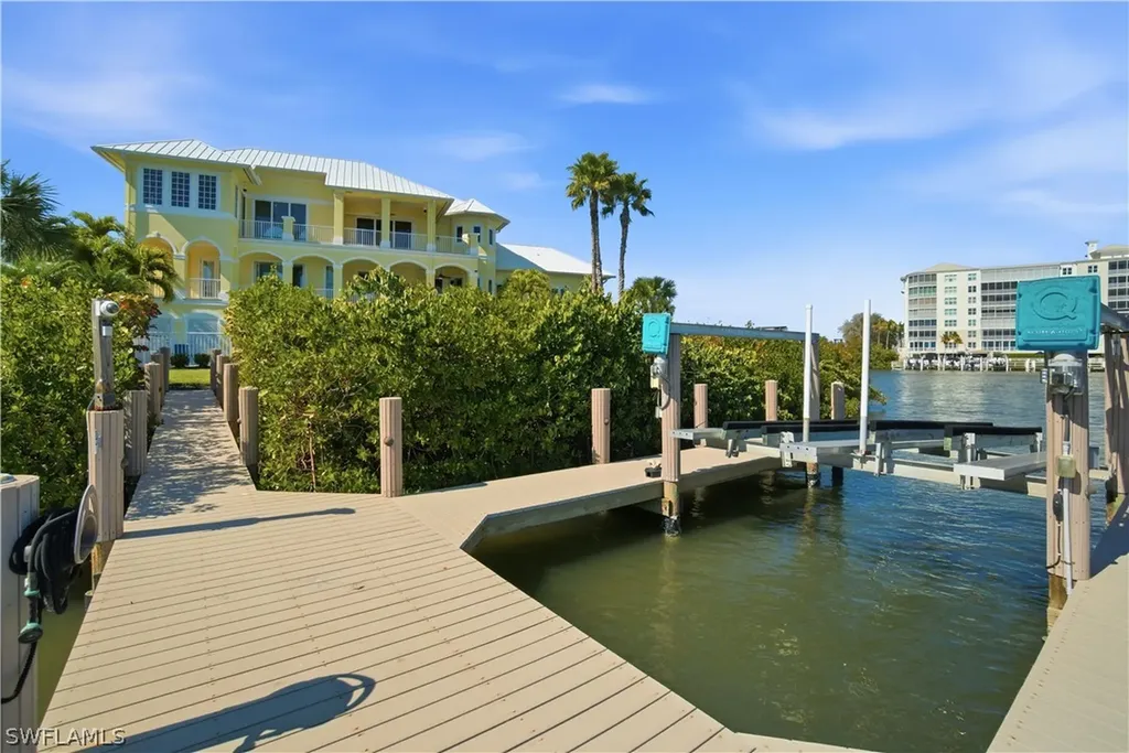 195 San Mateo Drive Bonita Springs FL 34134