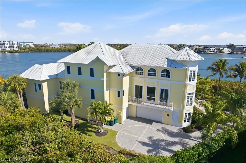 195 San Mateo Drive Bonita Springs FL 34134