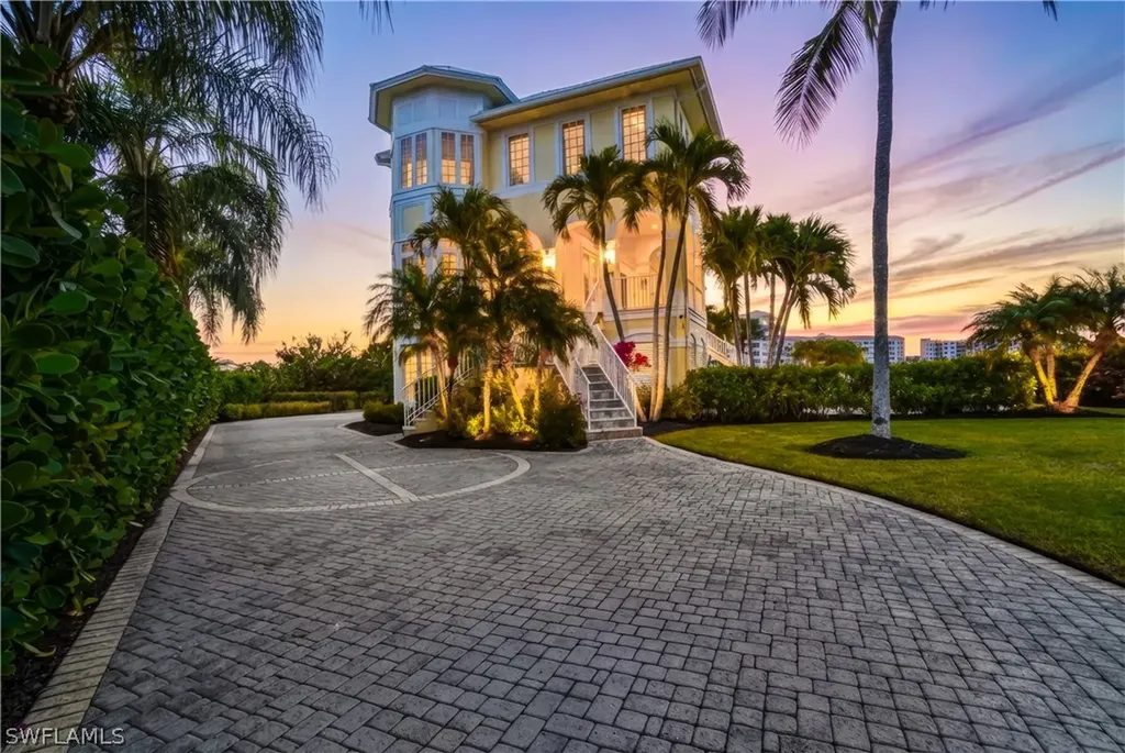 195 San Mateo Drive Bonita Springs FL 34134