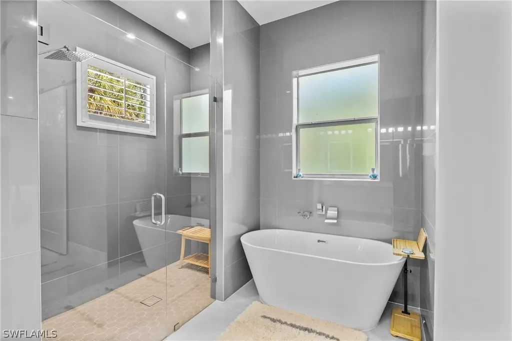 280 39th Avenue NE Naples FL 34120