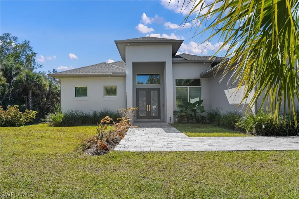 280 39th Avenue NE Naples FL 34120