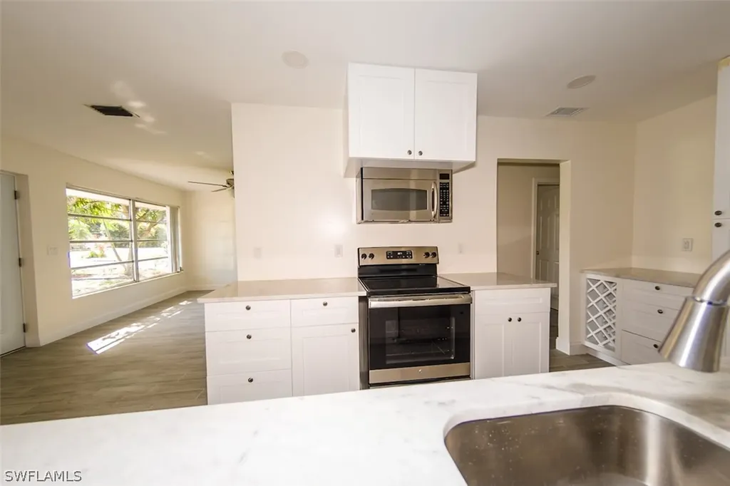 4330 Deleon Street Fort Myers FL 33901