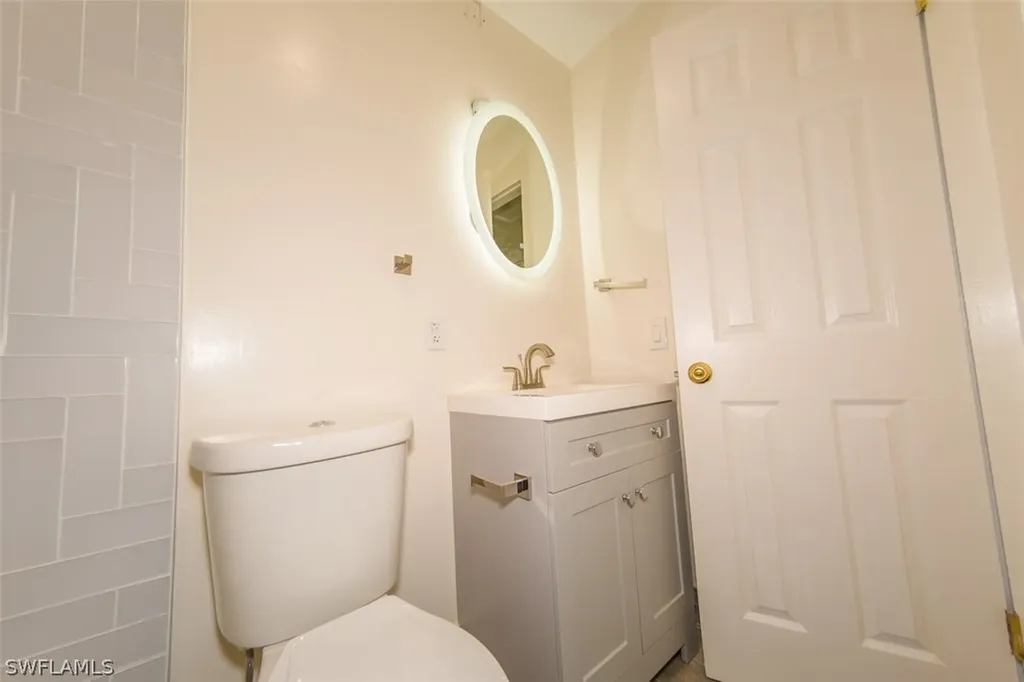 4330 Deleon Street Fort Myers FL 33901