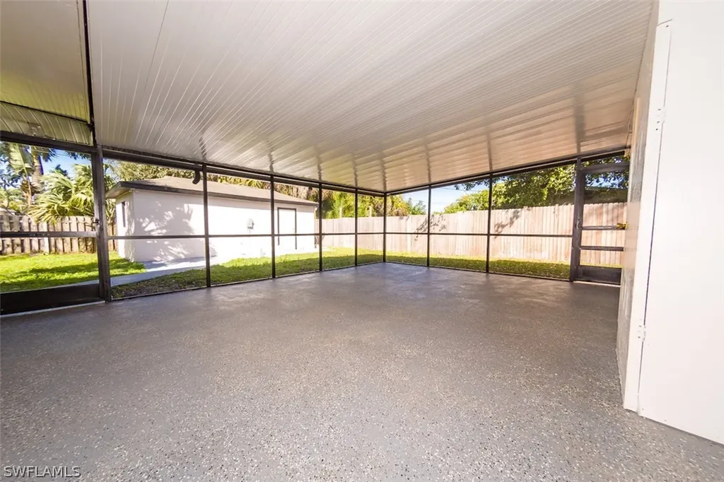 4330 Deleon Street Fort Myers FL 33901