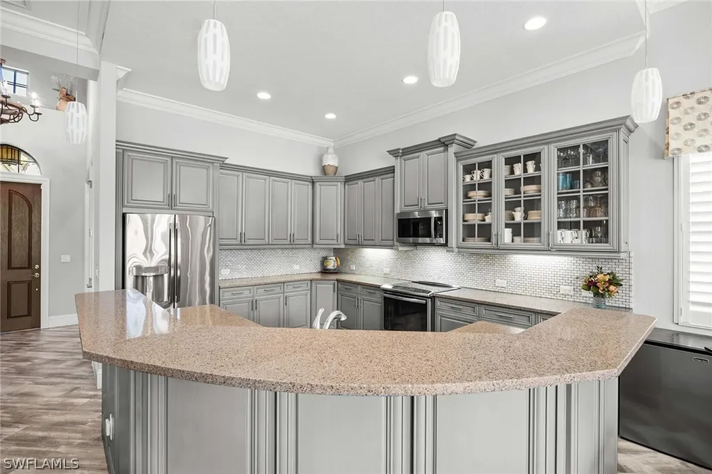 6502 Roma Way Naples FL 34113