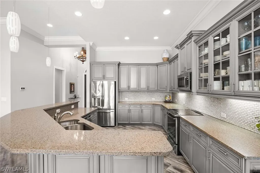 6502 Roma Way Naples FL 34113