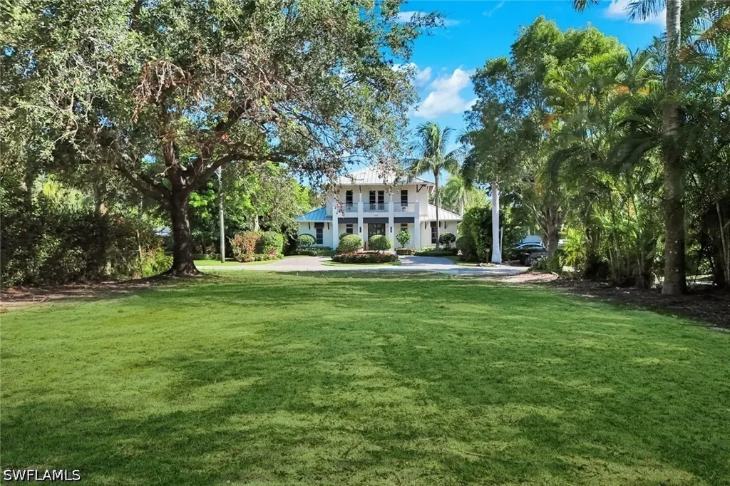 Naples FL, 760 1ST Avenue N