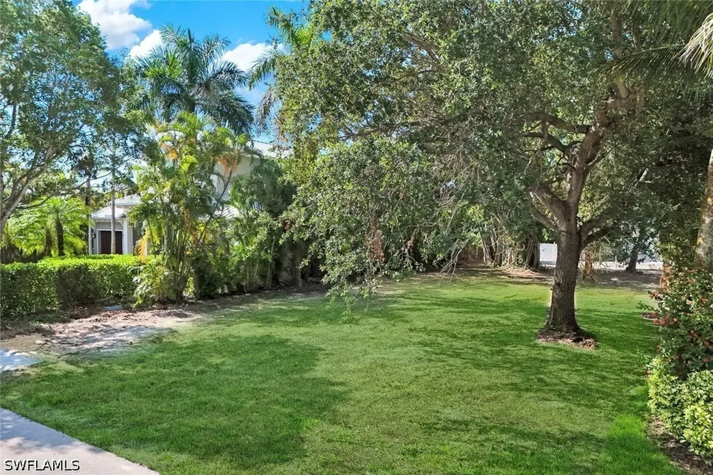 760 1st Avenue N Naples FL 34102
