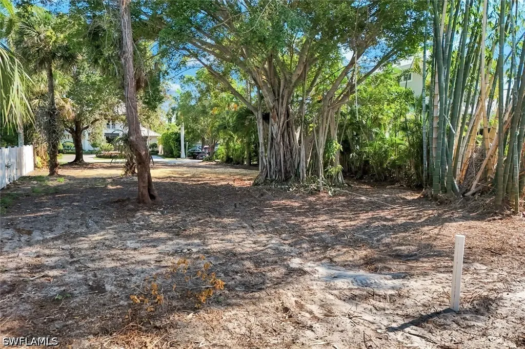 760 1st Avenue N Naples FL 34102