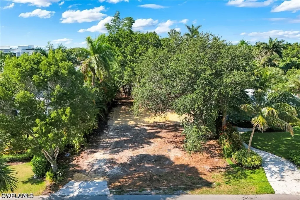 760 1st Avenue N Naples FL 34102