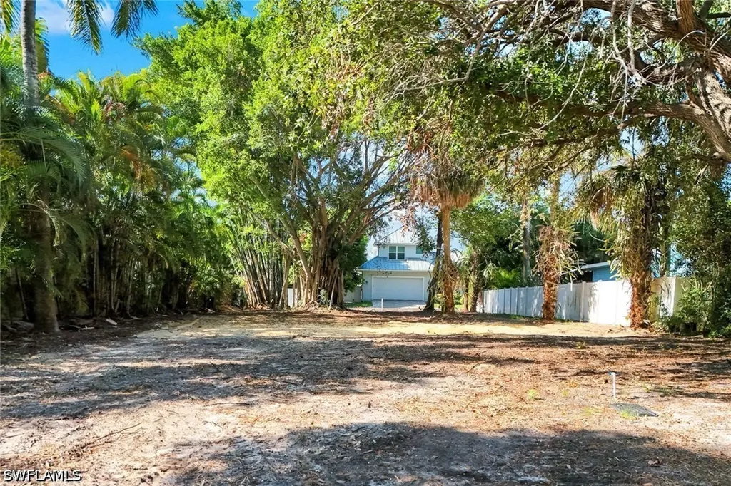 760 1st Avenue N Naples FL 34102