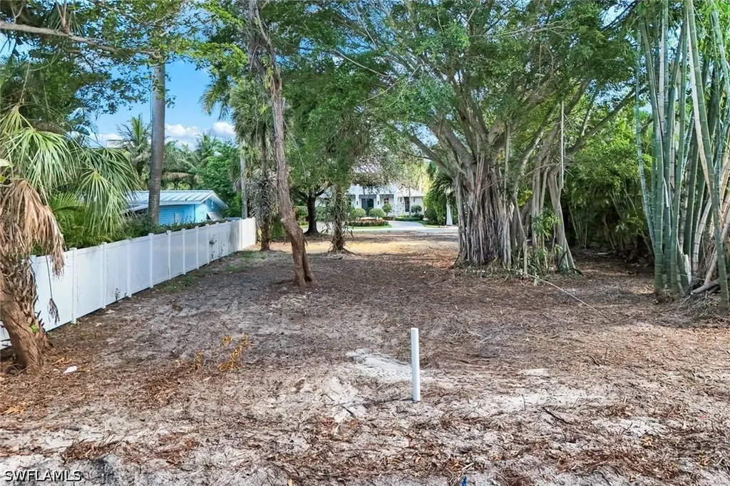 760 1st Avenue N Naples FL 34102