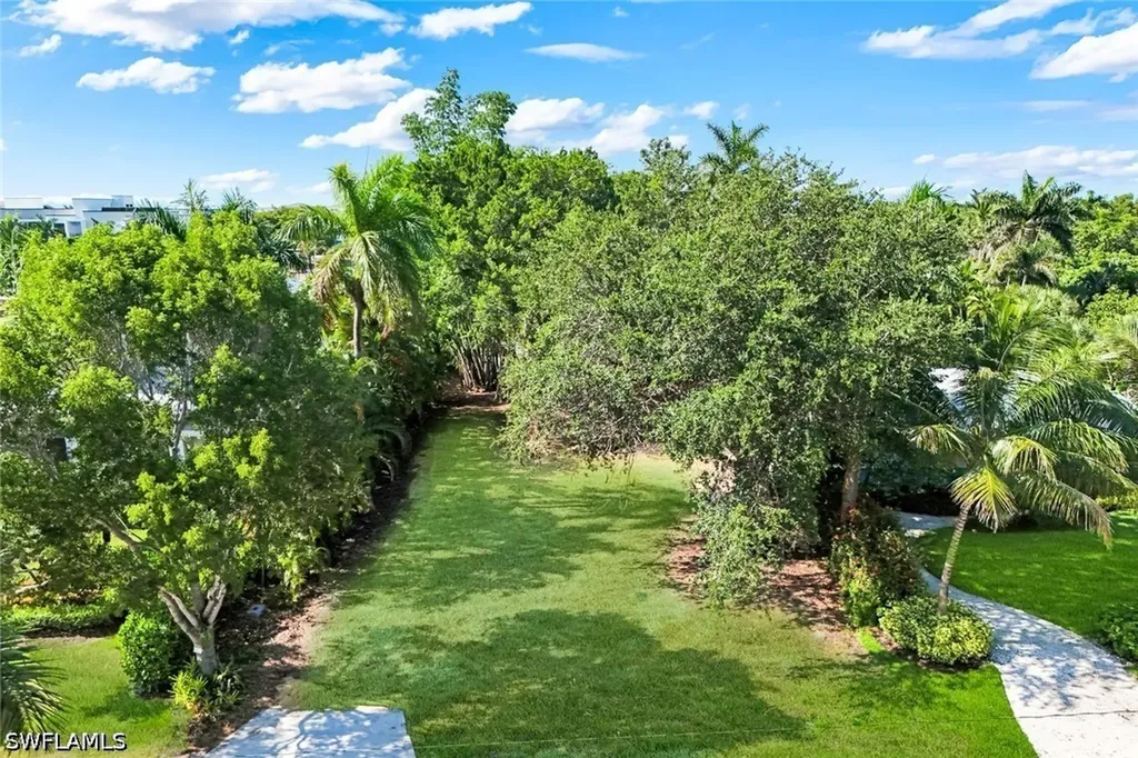 760 1st Avenue N Naples FL 34102