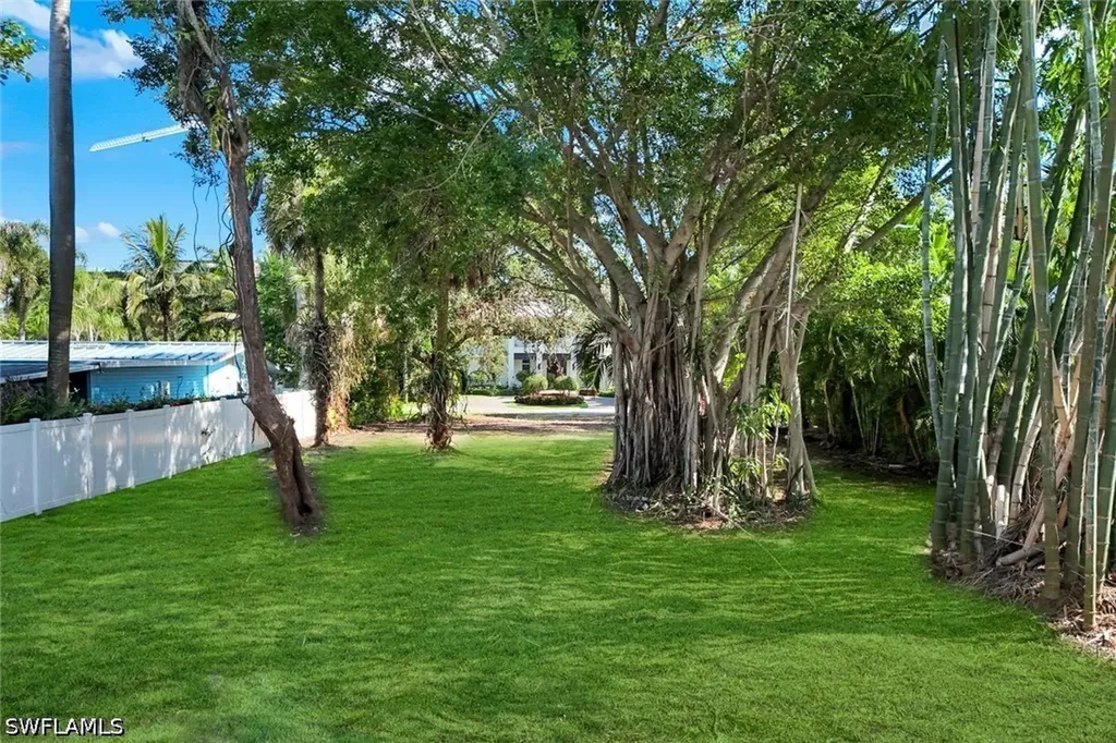 760 1st Avenue N Naples FL 34102