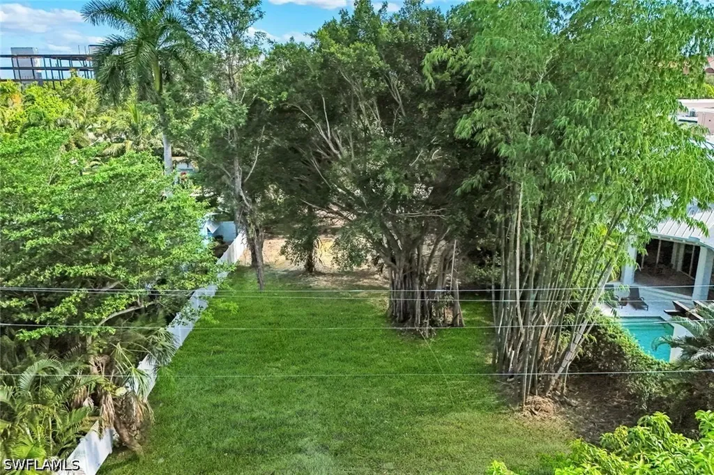 760 1st Avenue N Naples FL 34102