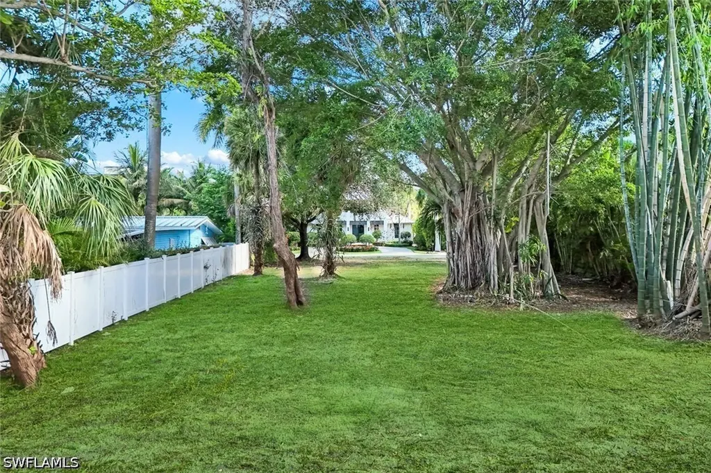 760 1st Avenue N Naples FL 34102