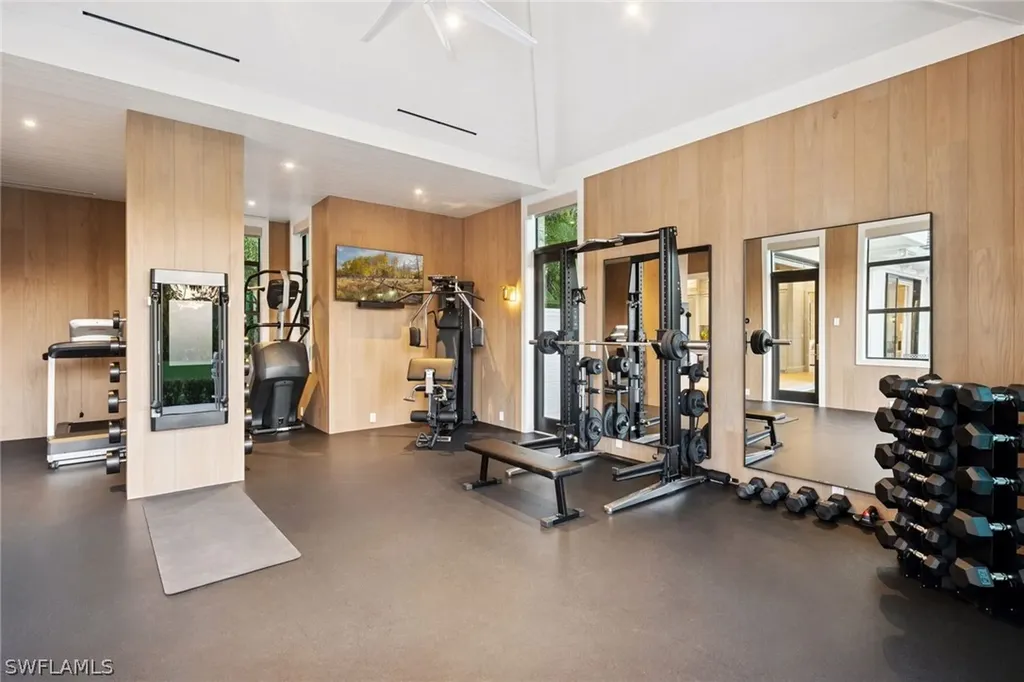 186 North Street Naples FL 34108